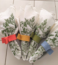 Load image into Gallery viewer, Herbal Print Napkin Gift Box